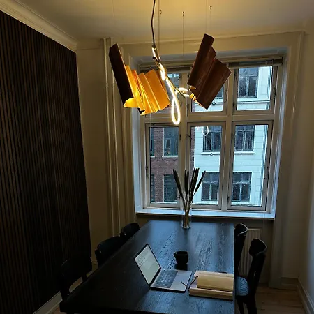 Indre Taet Ved Hovedbanegarden. * Copenhagen