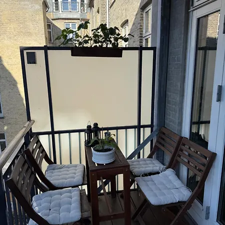 Indre Taet Ved Hovedbanegarden. Apartment *